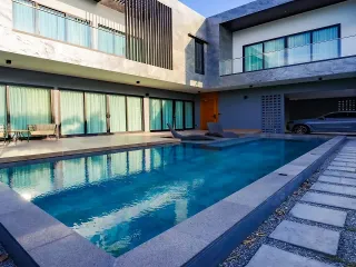 Haus zur Miete und zum Kauf mit 4 Zimmer in Bang Lamung, Chonburi
