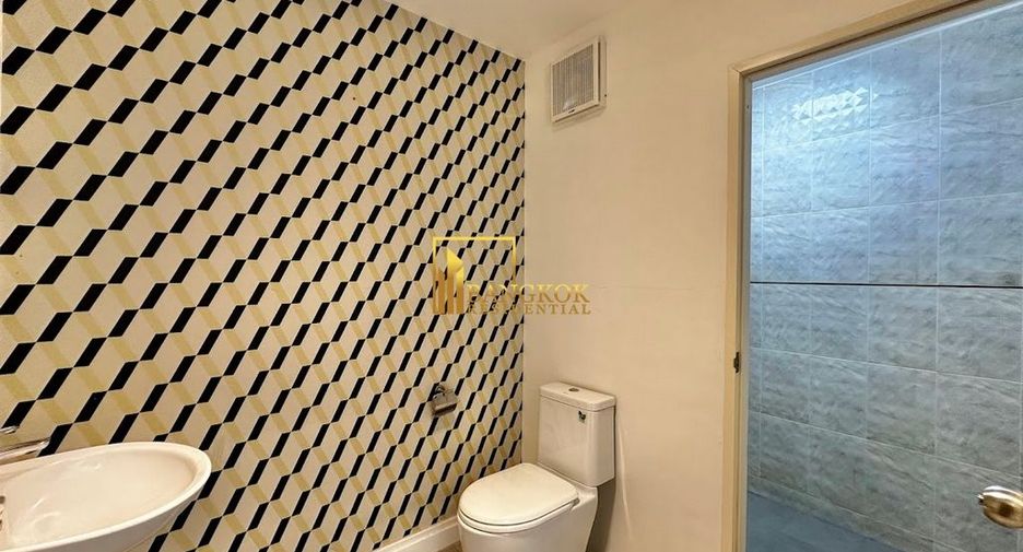 Haus zur Miete mit 3 Zimmer in Watthana, Bangkok
