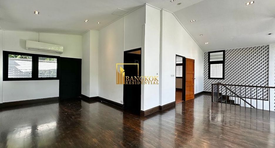 Haus zur Miete mit 3 Zimmer in Watthana, Bangkok