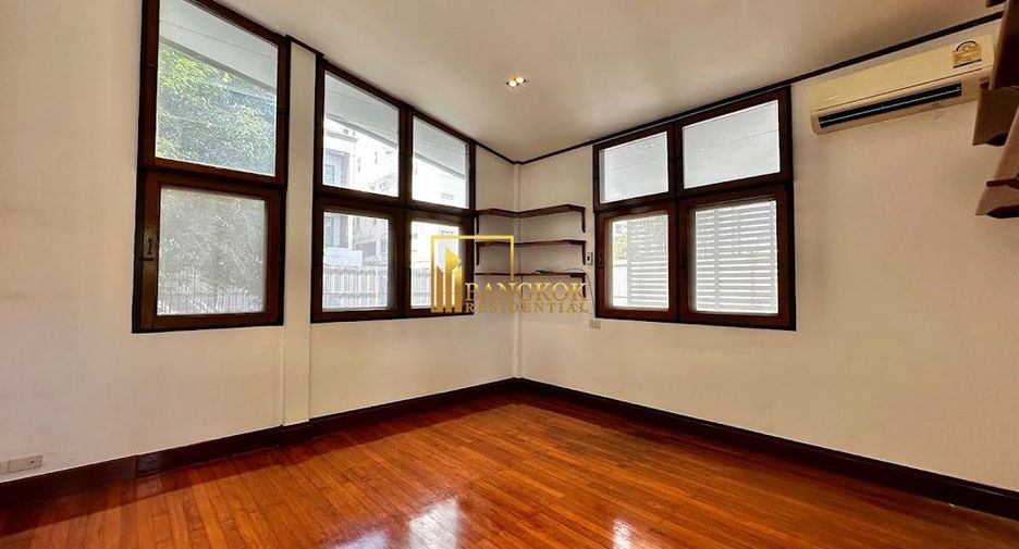 Haus zur Miete mit 3 Zimmer in Watthana, Bangkok