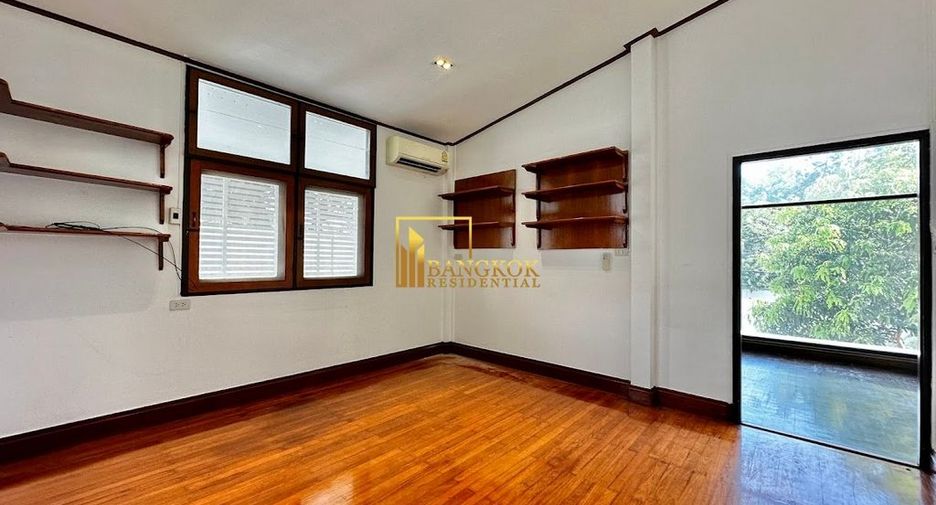 Haus zur Miete mit 3 Zimmer in Watthana, Bangkok