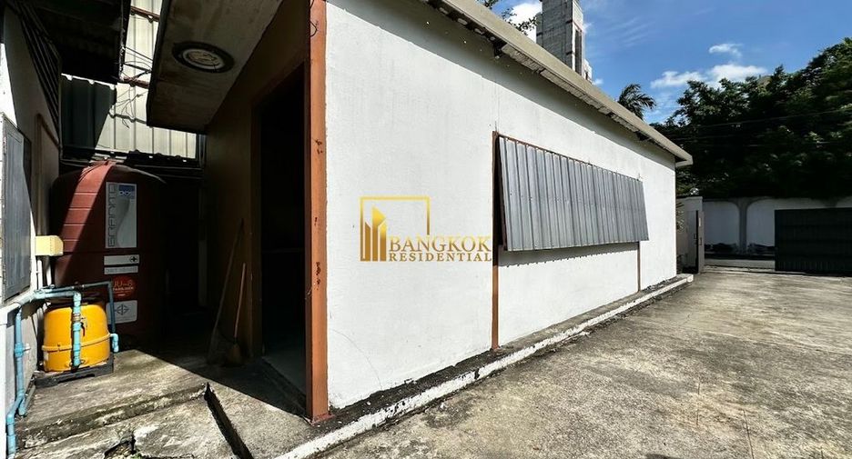 Haus zur Miete mit 3 Zimmer in Watthana, Bangkok