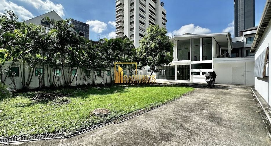 Haus zur Miete mit 3 Zimmer in Watthana, Bangkok