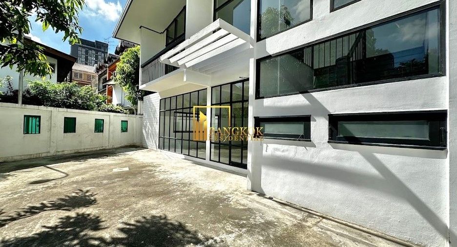Haus zur Miete mit 3 Zimmer in Watthana, Bangkok