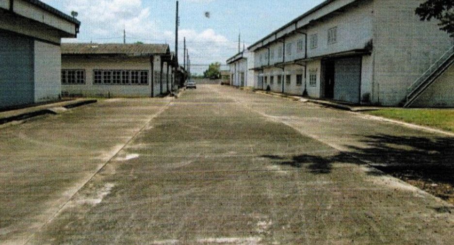 For sale warehouse in Si Maha Phot, Prachin Buri