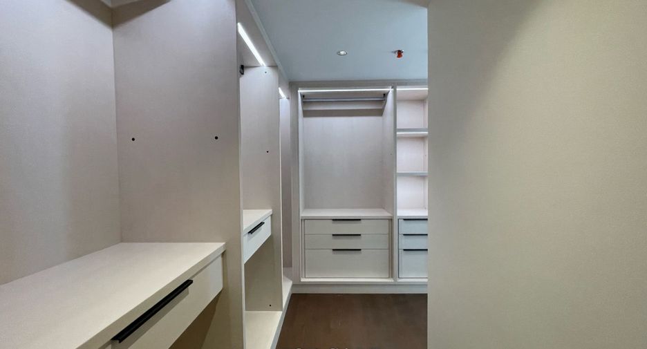 ขาย 3 ห้องนอน คอนโด ใน วัฒนา, กรุงเทพฯ