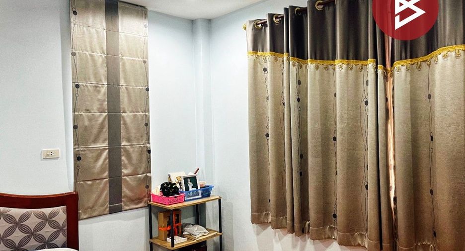 For sale 3 bedrooms house in Mueang Uthai Thani, Uthai Thani