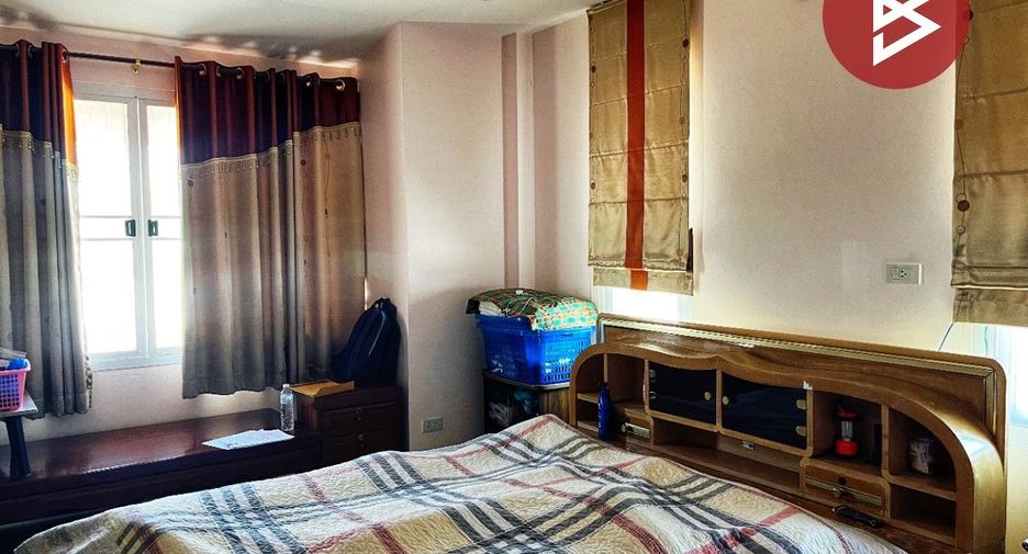 For sale 3 bedrooms house in Mueang Uthai Thani, Uthai Thani
