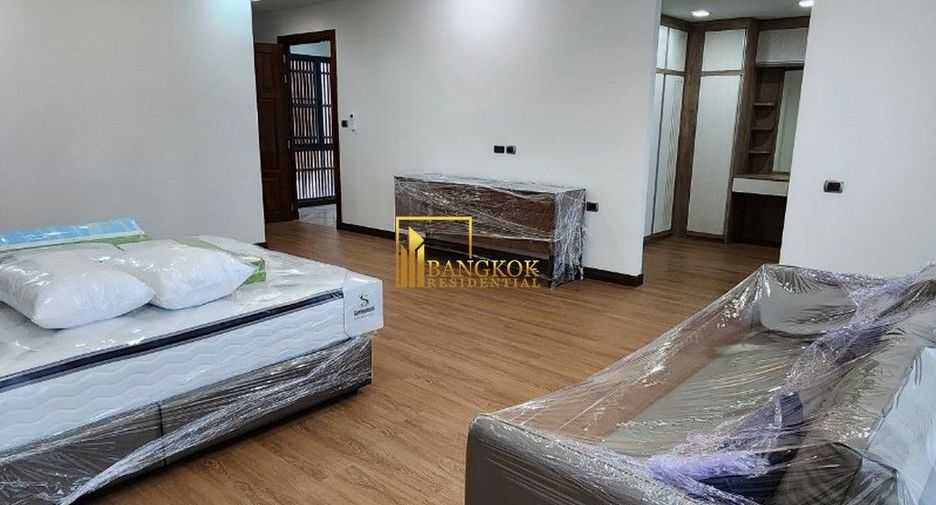 Haus zur Miete mit 3 Zimmer in Watthana, Bangkok