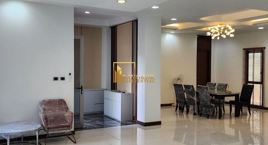 Haus zur Miete mit 3 Zimmer in Watthana, Bangkok