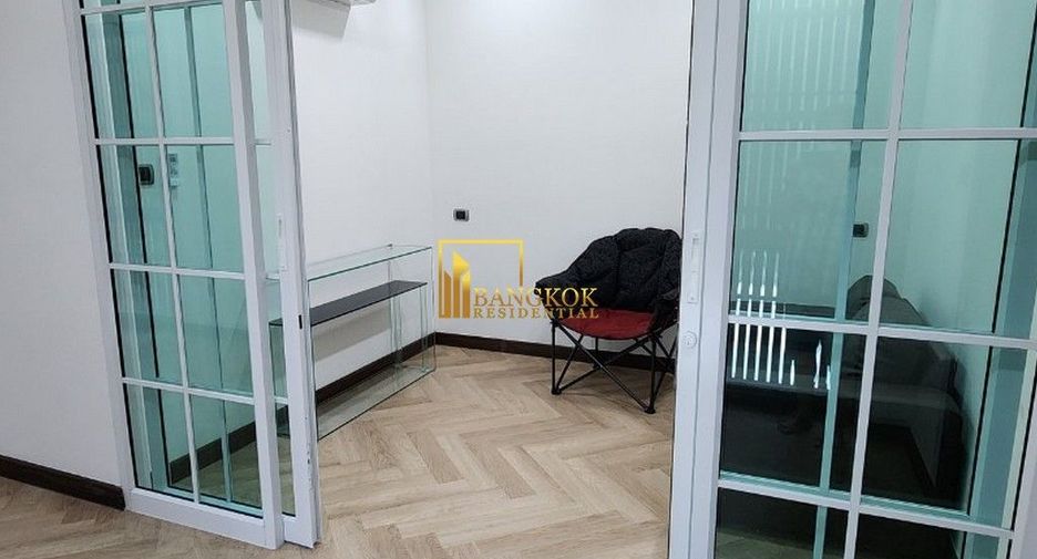 Haus zur Miete mit 3 Zimmer in Watthana, Bangkok