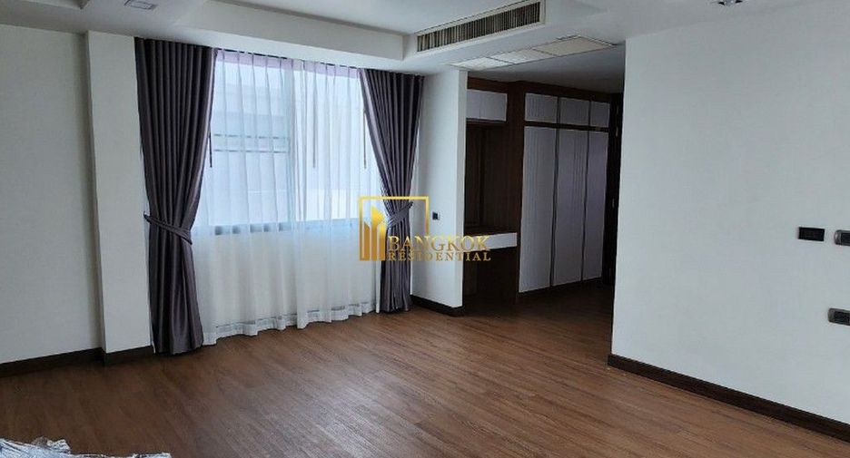 Haus zur Miete mit 3 Zimmer in Watthana, Bangkok