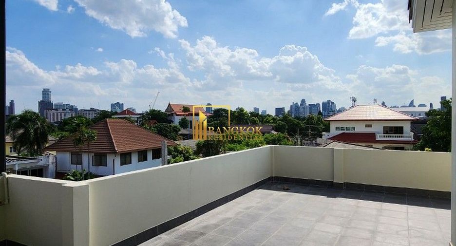 Haus zur Miete mit 3 Zimmer in Watthana, Bangkok