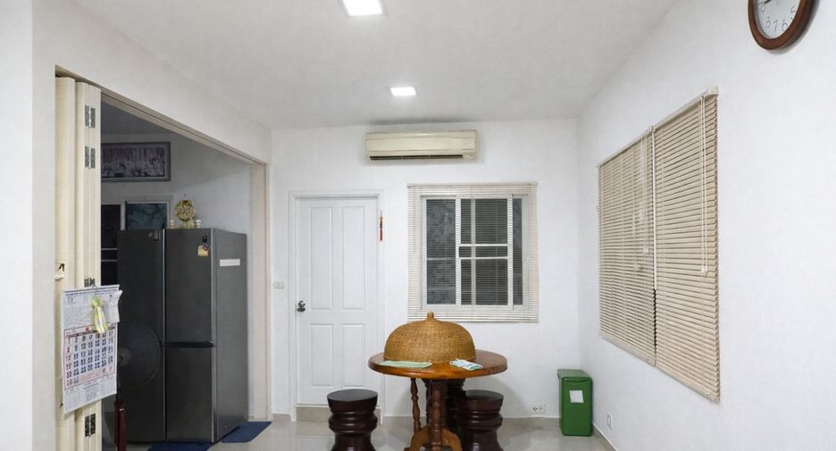 For sale 3 bedrooms townhouse in Khlong Luang, Pathum Thani