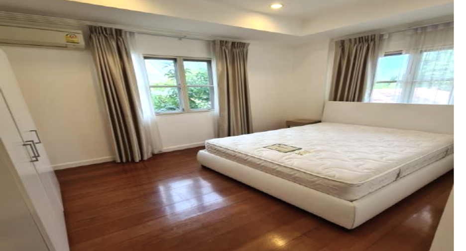 For rent 4 bedrooms house in Mueang Samut Prakan, Samut Prakan