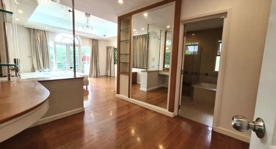 For rent 4 bedrooms house in Mueang Samut Prakan, Samut Prakan