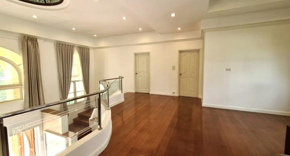 For rent 4 bedrooms house in Mueang Samut Prakan, Samut Prakan