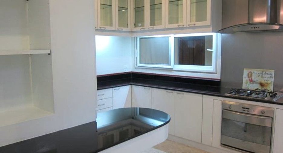 For rent 4 bedrooms house in Mueang Samut Prakan, Samut Prakan