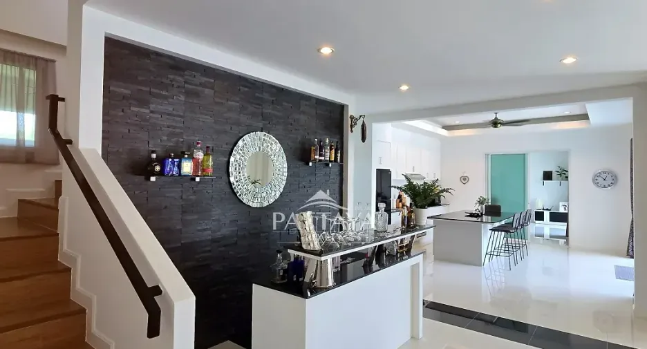À vendre 4 chambres maison à Bang Lamung, Chonburi