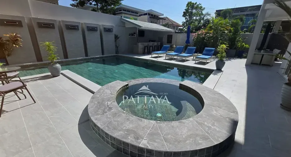À vendre 4 chambres maison à Bang Lamung, Chonburi
