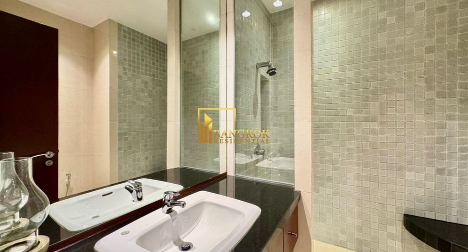 For rent 3 bedrooms apartment in Pathum Wan, Bangkok