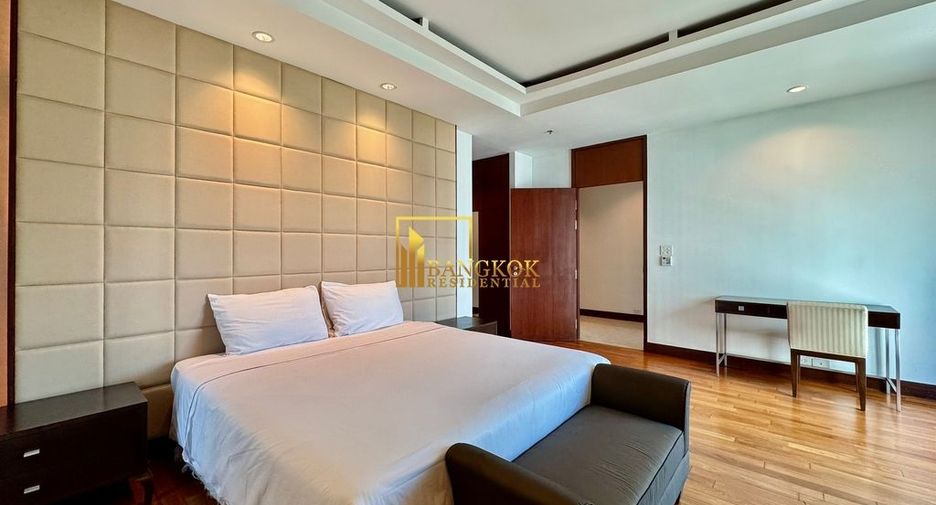 For rent 3 bedrooms apartment in Pathum Wan, Bangkok