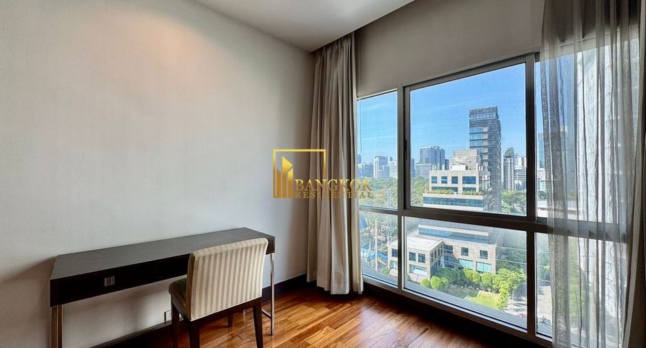 For rent 3 bedrooms apartment in Pathum Wan, Bangkok