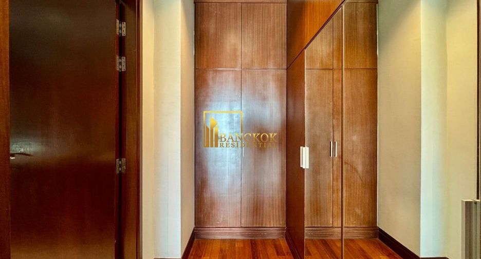 For rent 3 bedrooms apartment in Pathum Wan, Bangkok