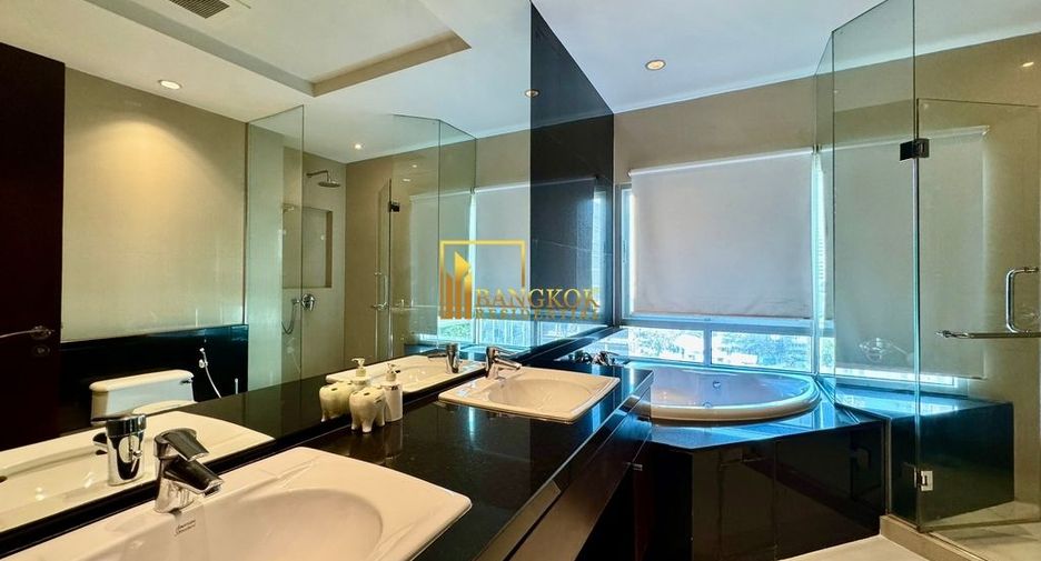 For rent 3 bedrooms apartment in Pathum Wan, Bangkok