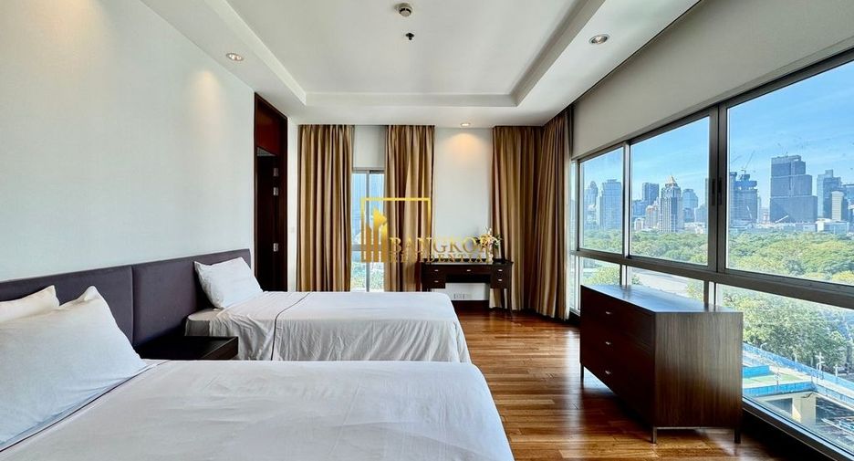 For rent 3 bedrooms apartment in Pathum Wan, Bangkok