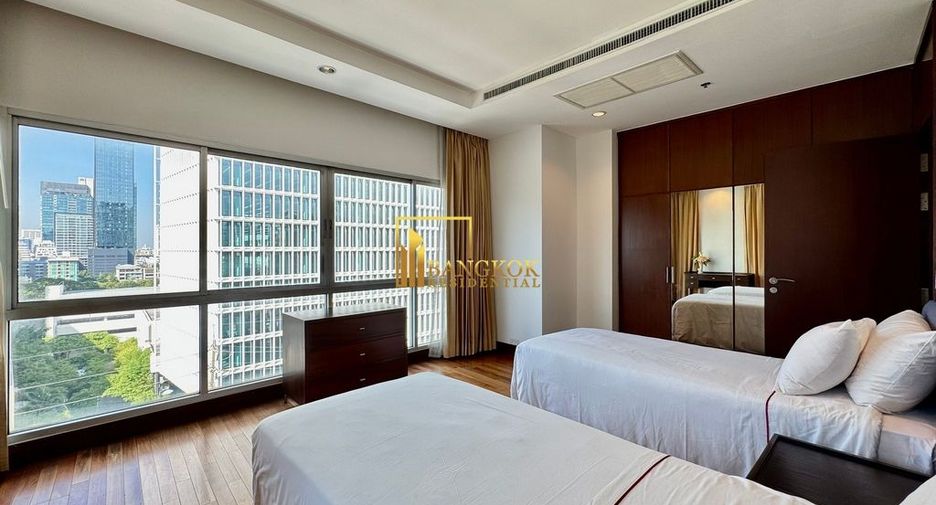 For rent 3 bedrooms apartment in Pathum Wan, Bangkok