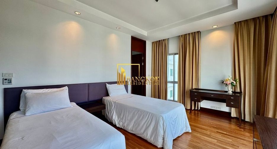 For rent 3 bedrooms apartment in Pathum Wan, Bangkok