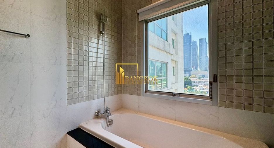For rent 3 bedrooms apartment in Pathum Wan, Bangkok