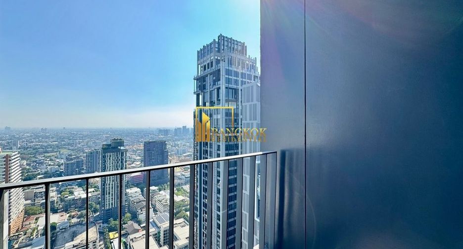 À louer 2 chambres appartement avec services à Khlong Toei, Bangkok
