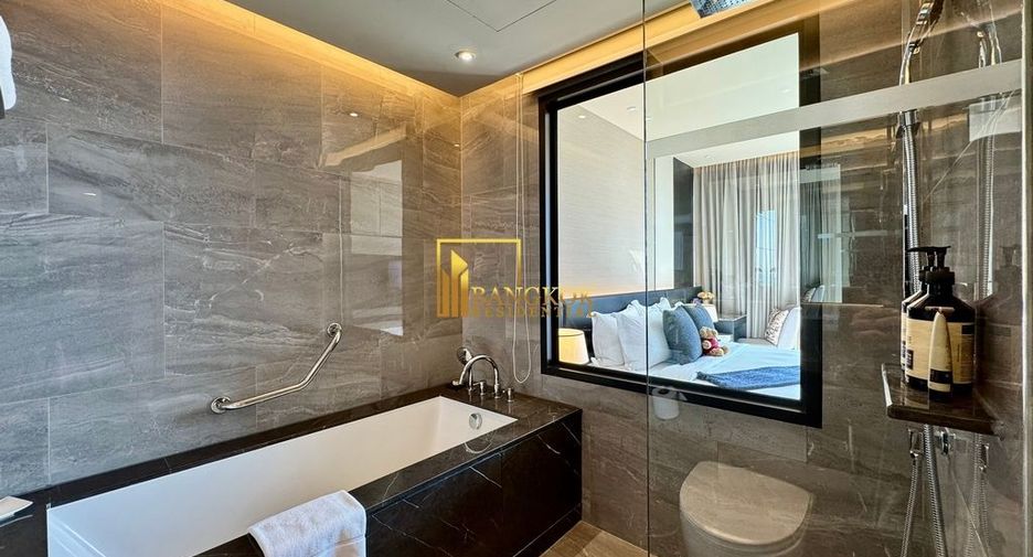 À louer 2 chambres appartement avec services à Khlong Toei, Bangkok