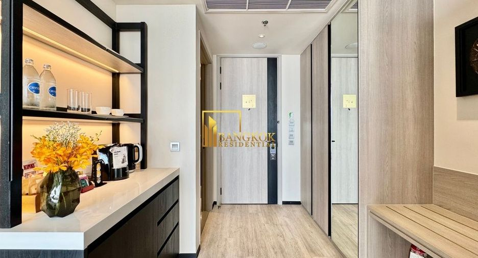 À louer 2 chambres appartement avec services à Khlong Toei, Bangkok