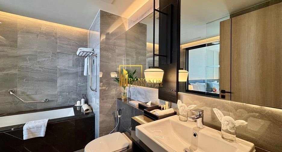 À louer 2 chambres appartement avec services à Khlong Toei, Bangkok