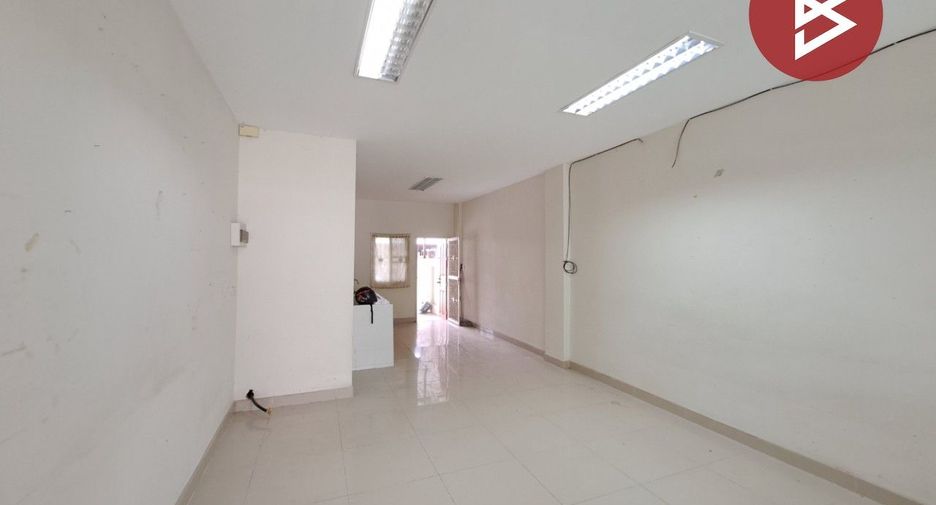 For sale 2 bedrooms townhouse in Takhli, Nakhon Sawan