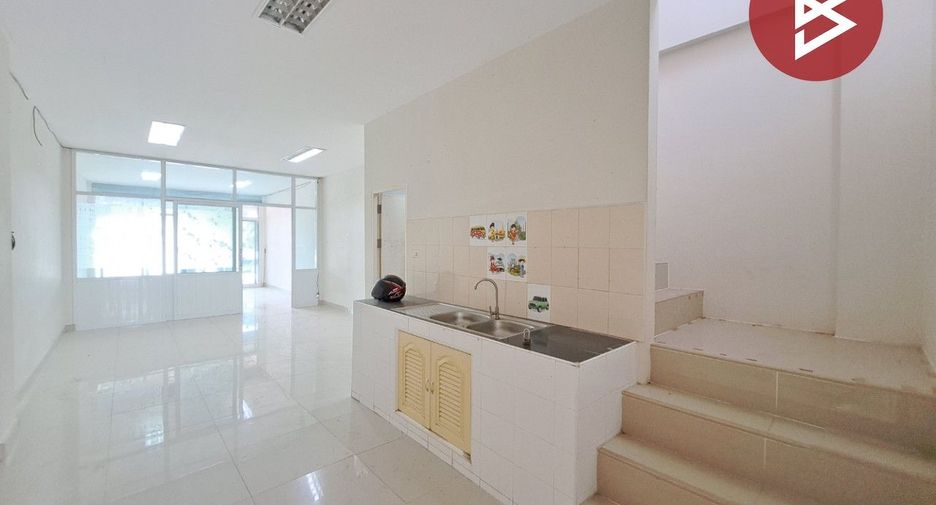 For sale 2 bedrooms townhouse in Takhli, Nakhon Sawan