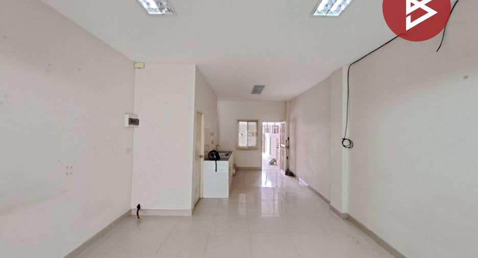For sale 2 bedrooms townhouse in Takhli, Nakhon Sawan