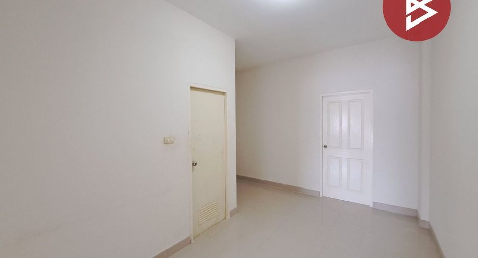 For sale 2 bedrooms townhouse in Takhli, Nakhon Sawan