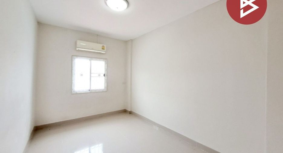 For sale 2 bedrooms townhouse in Takhli, Nakhon Sawan