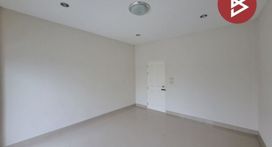 For sale 2 bedrooms townhouse in Takhli, Nakhon Sawan