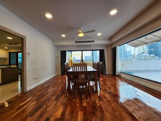 Apartamento en alquiler de 4 habitaciones en Khlong Toei, Bangkok