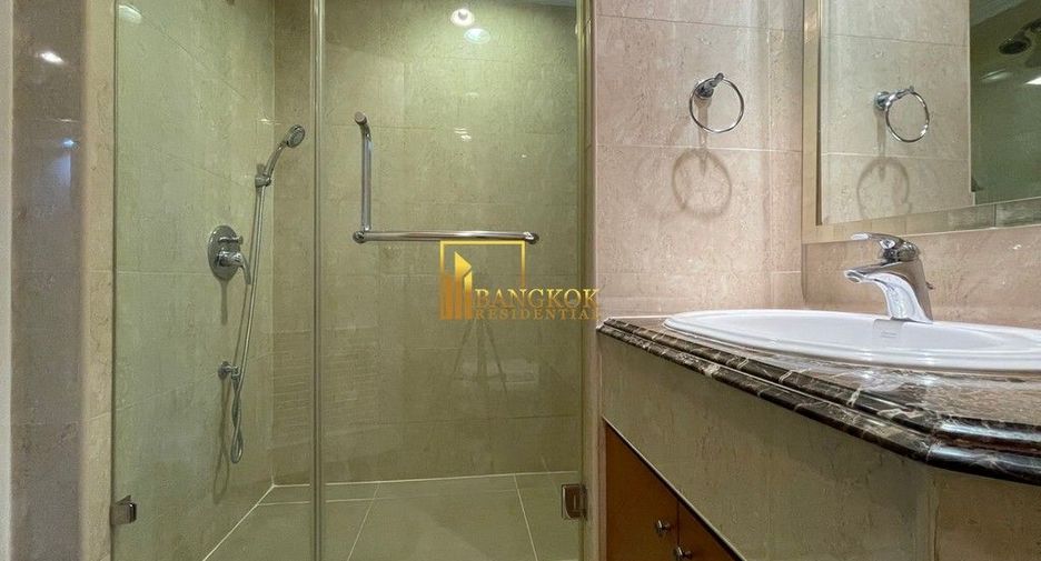 For rent 3 ベッドルーム apartment in Khlong Toei, Bangkok
