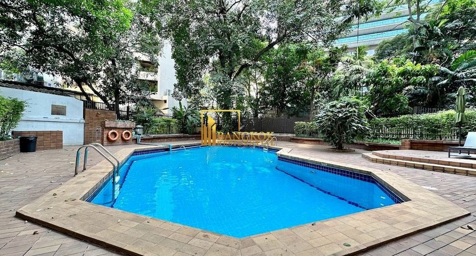 For rent 4 bedrooms apartment in Pathum Wan, Bangkok