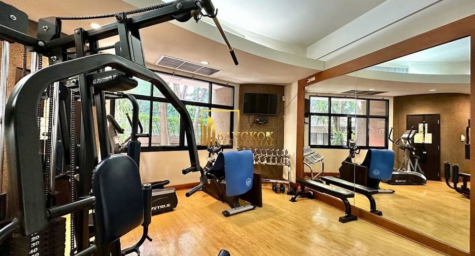 For rent 4 bedrooms apartment in Pathum Wan, Bangkok