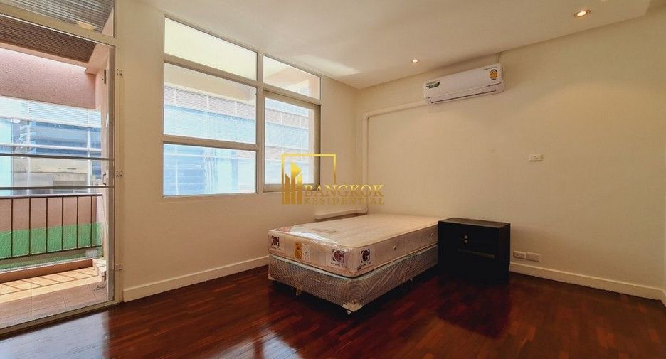For rent 4 bedrooms apartment in Pathum Wan, Bangkok