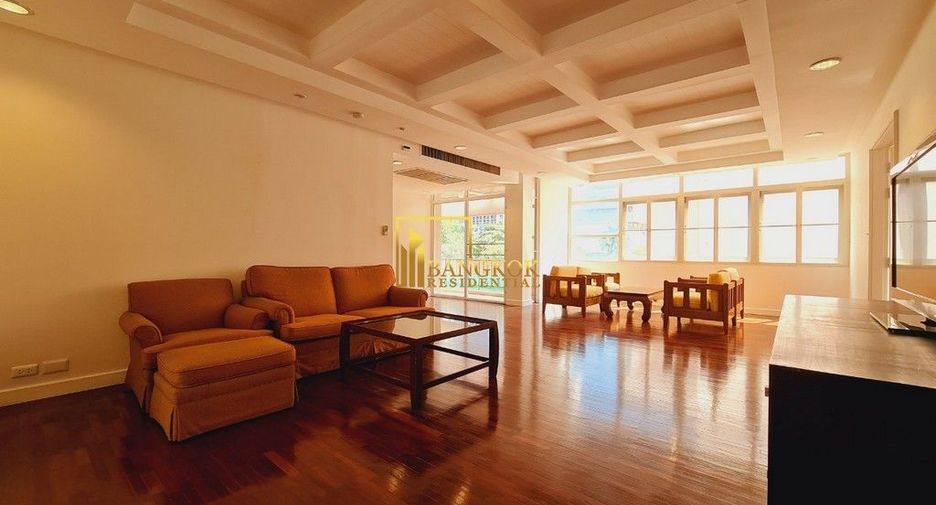 For rent 4 bedrooms apartment in Pathum Wan, Bangkok