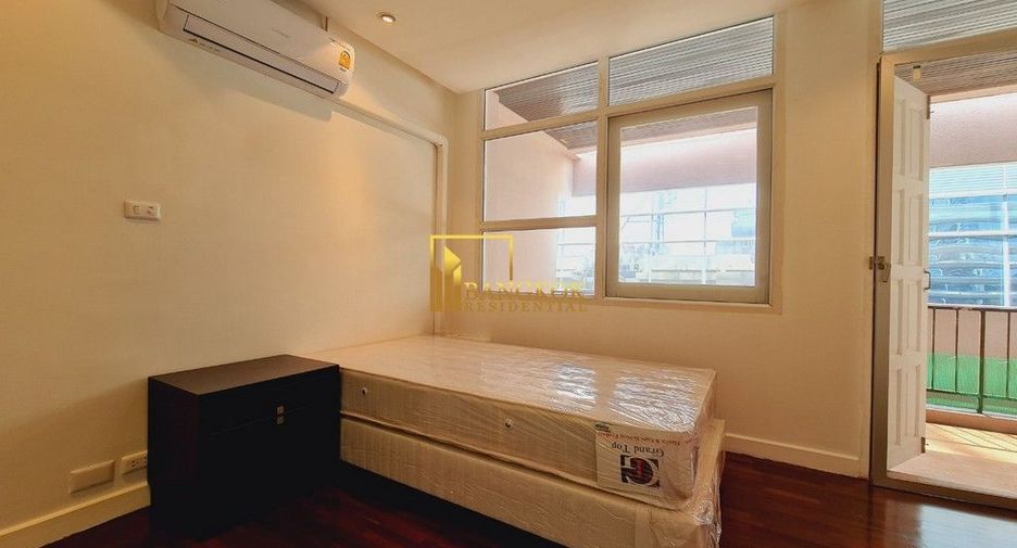 For rent 4 bedrooms apartment in Pathum Wan, Bangkok